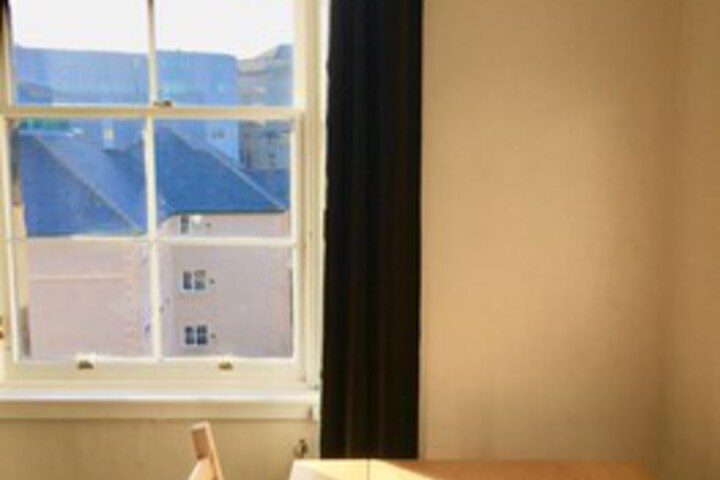 Room 6 of 15