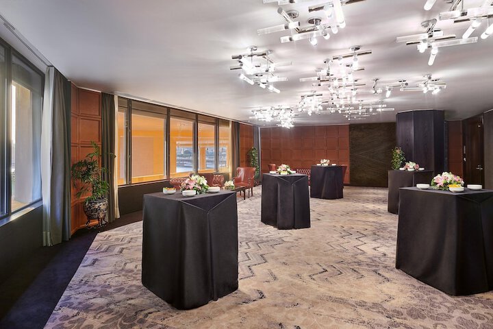 Ballroom/Hall 109 of 147