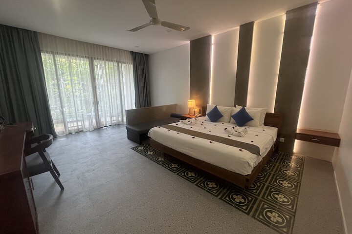Room 48 of 105