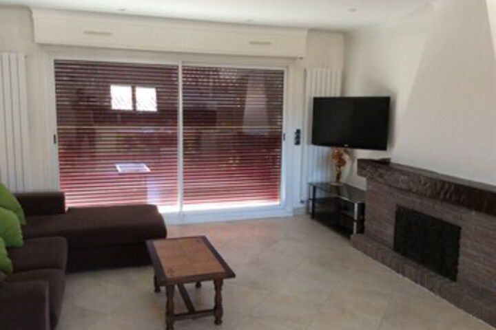Room 9 of 22