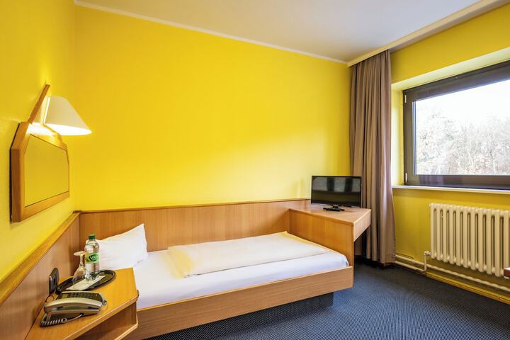 Room 10 of 74