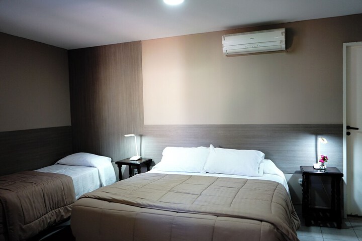 Room 28 of 77