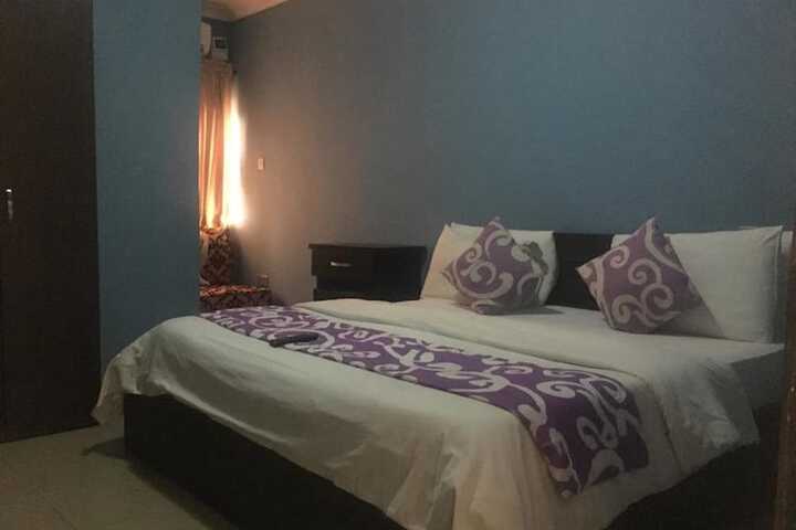 Room 2 of 11