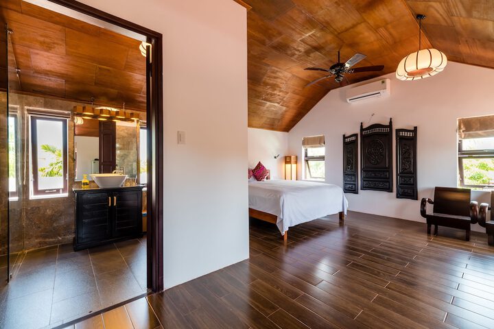Room 3 of 46