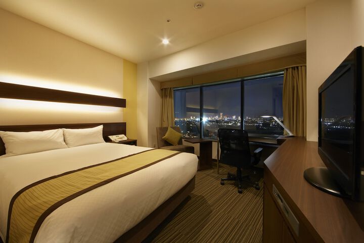 Room 8 of 97