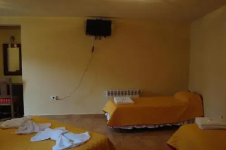 Room 5 of 16