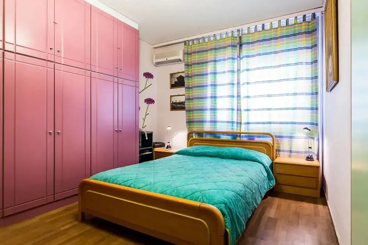 Room 4 of 22