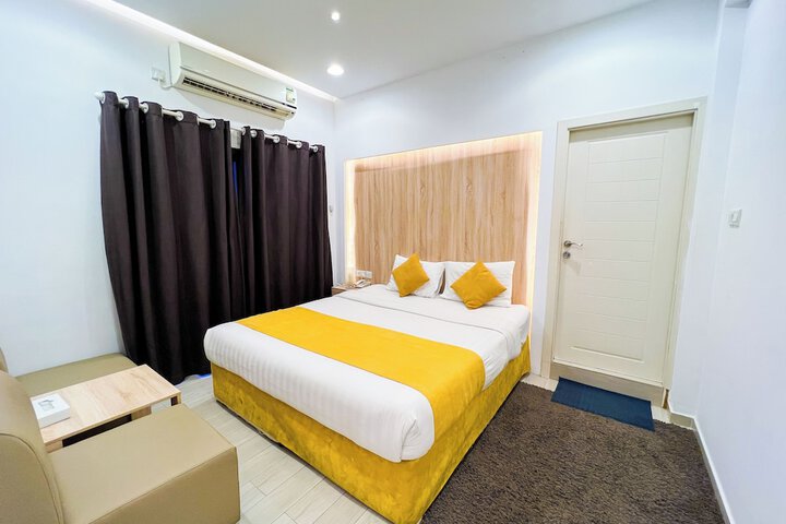 Room 32 of 43