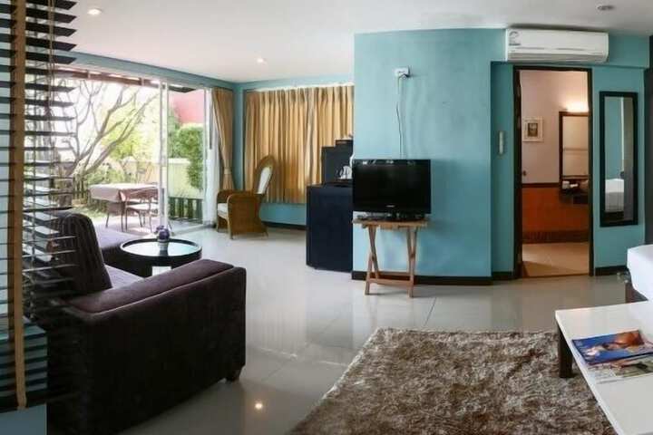 Room 30 of 106