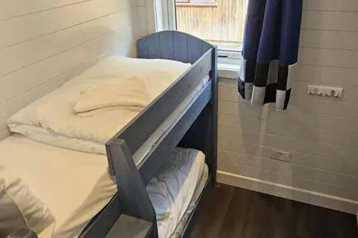 Room 42 of 135
