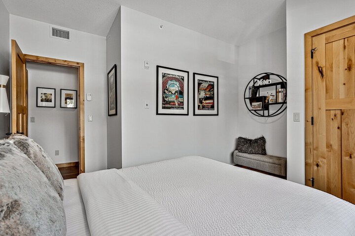 Room 63 of 185