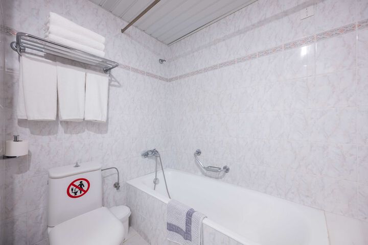 Room 50 of 140