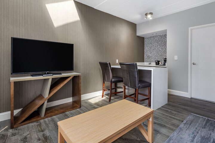 Room 13 of 21