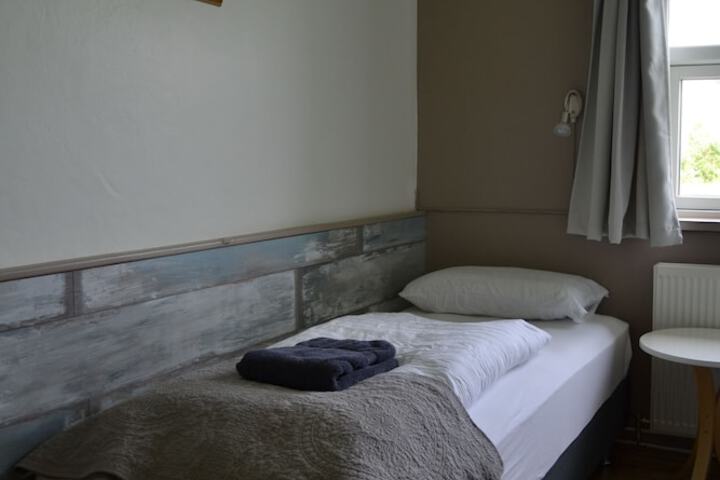 Room 20 of 66