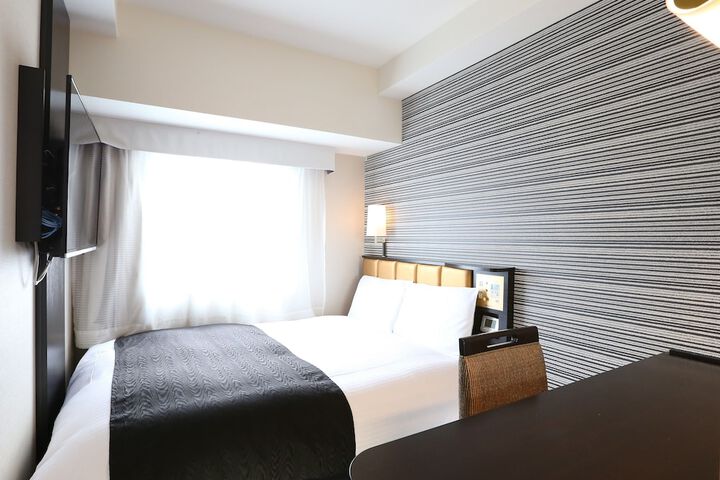Room 12 of 67