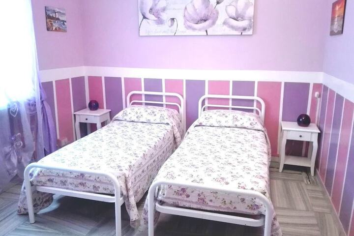 Room 12 of 140