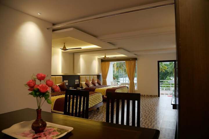 Room 4 of 30