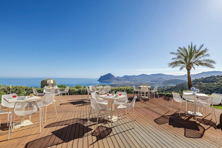 Terrace/Patio 124 of 128