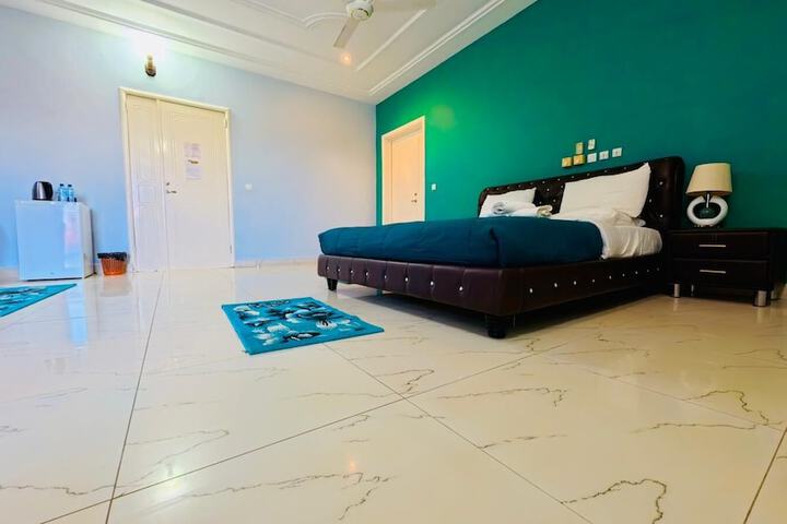 Room 65 of 144