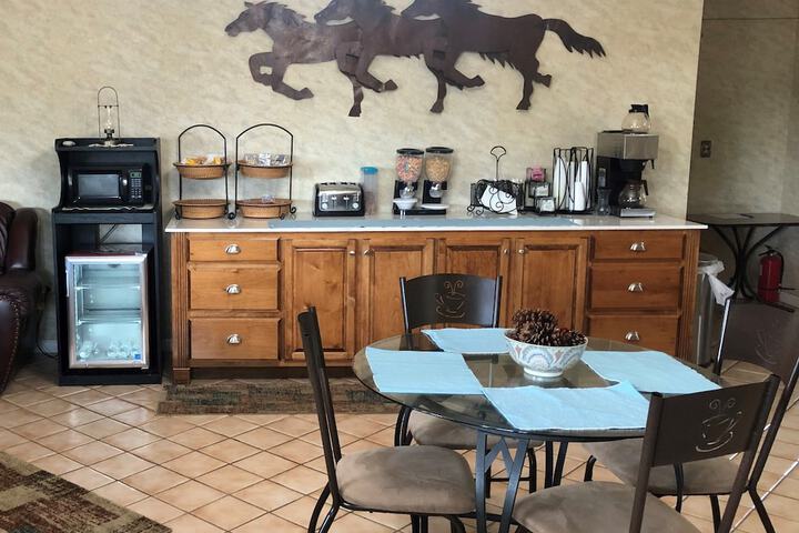 Breakfast/Coffee Service 20 of 28