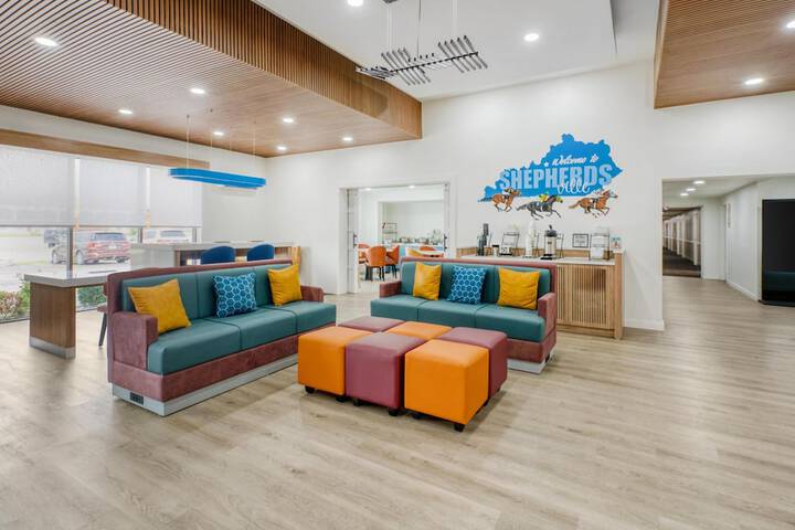 Entrance & Lobby