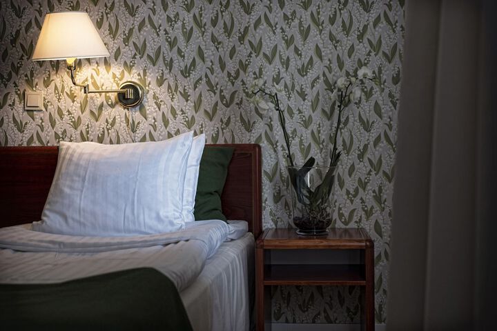 Room 10 of 38
