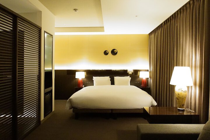 Room 28 of 68