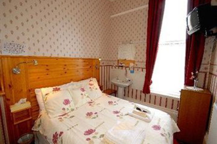 Room 6 of 7