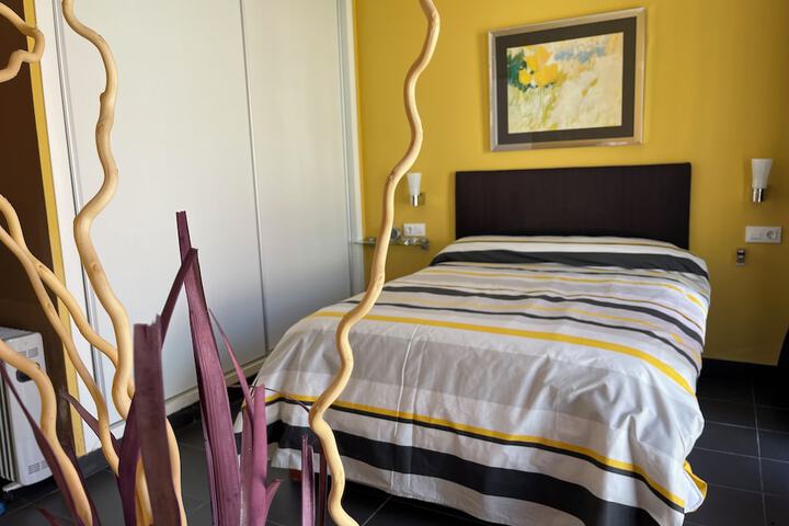 Room 9 of 40
