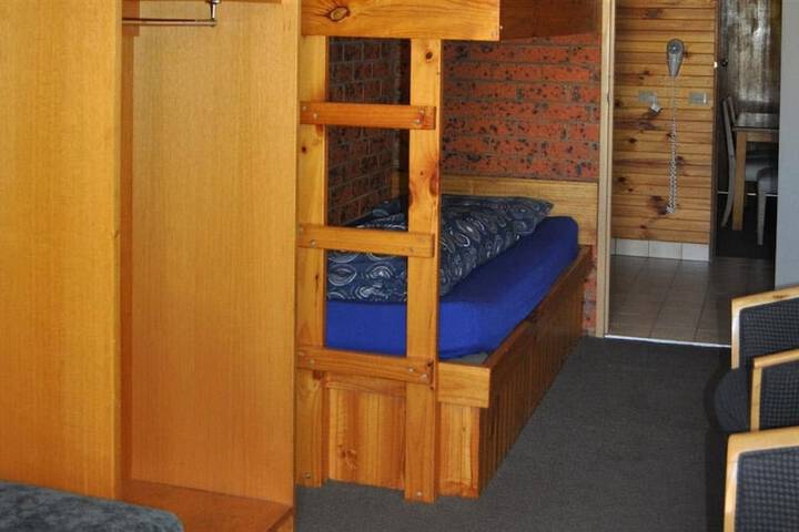 Room 7 of 35
