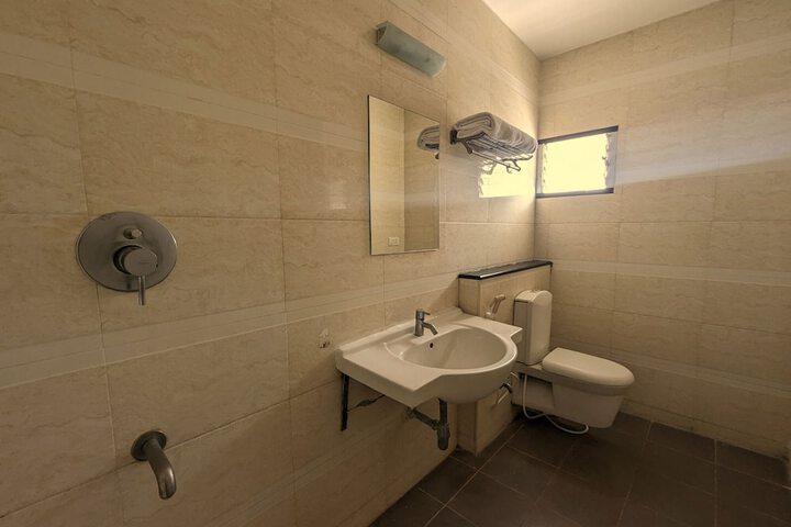 Room 26 of 35