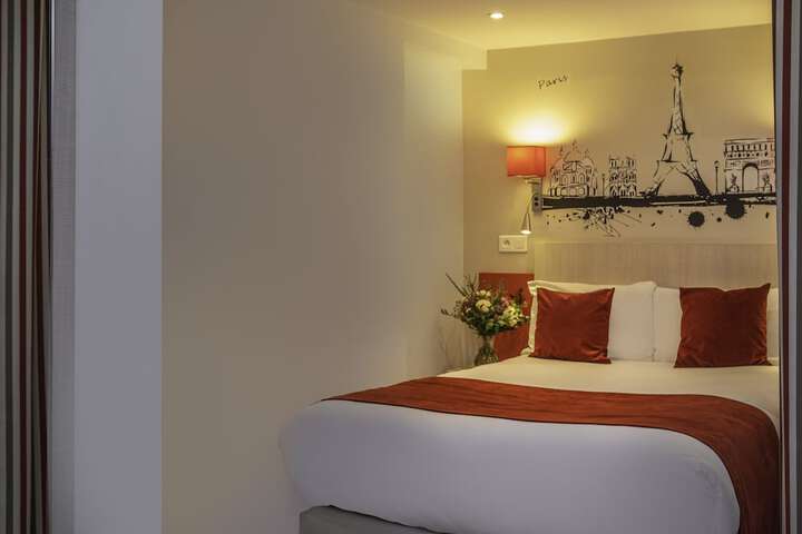 Room 6 of 24