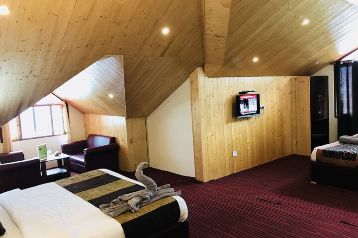 Room 4 of 20