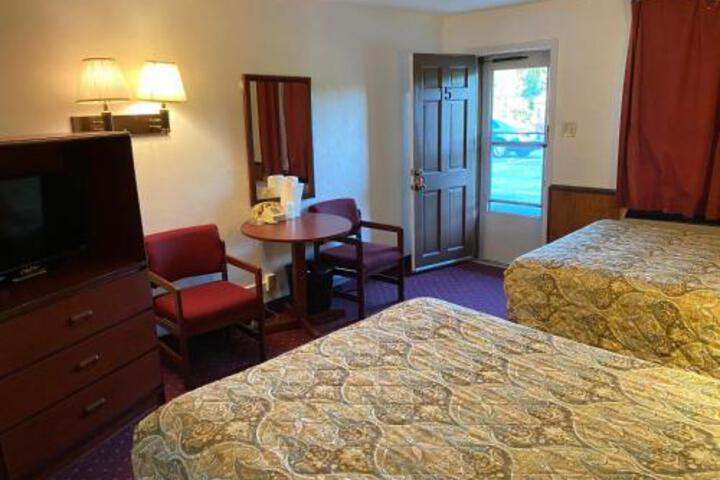 Room 4 of 4