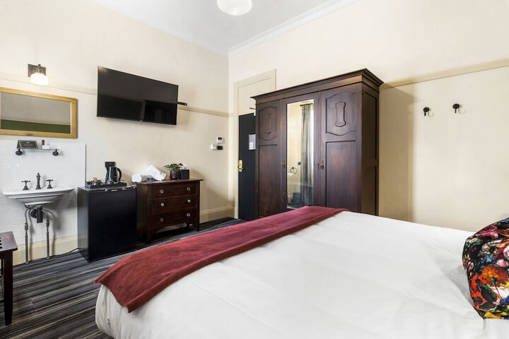 Room 14 of 61