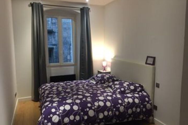 Room 4 of 16
