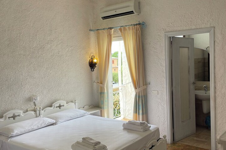 Room 14 of 29