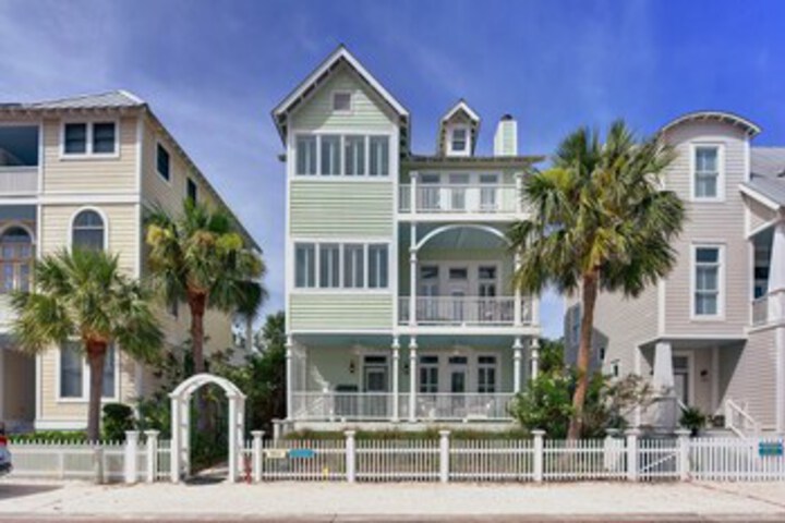 18 Coast Cottage Lane by Hodnett Cooper in St. Simons Island, GA