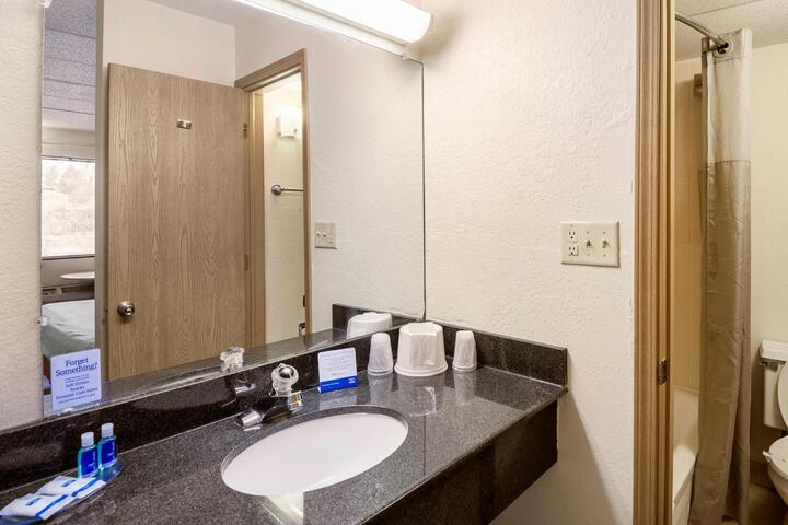 Room 18 of 18