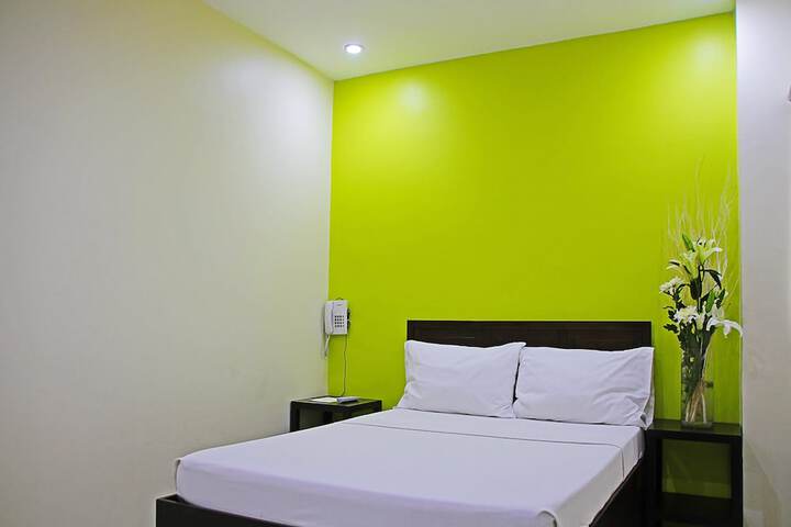 Room 18 of 33
