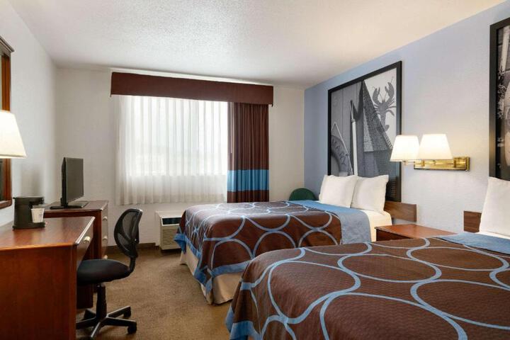2 Double Beds (1 of 20)