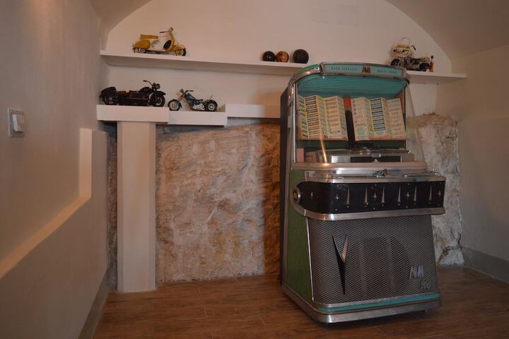 Room 8 of 24