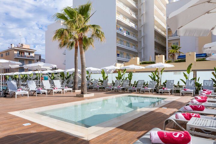 Pools & Facilities