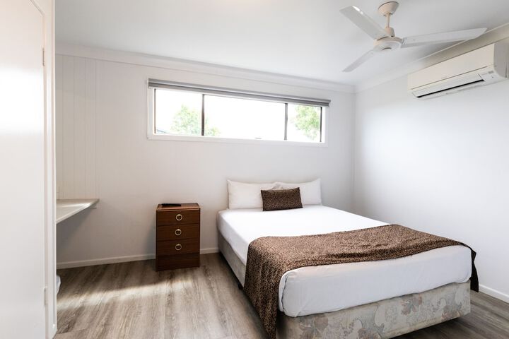 Room 3 of 43