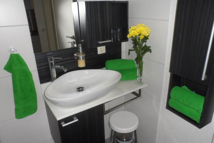 Room 15 of 34