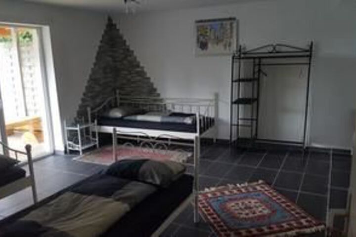 Room 16 of 39