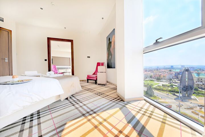Room 21 of 61