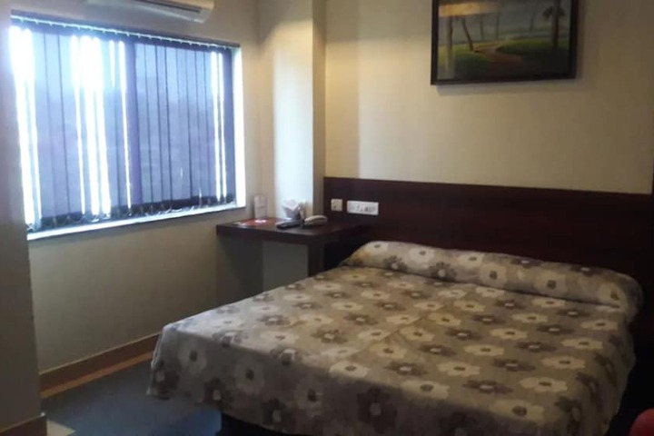 Room 13 of 23