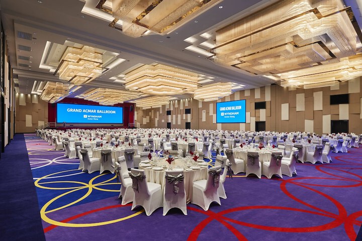 Ballroom/Hall 40 of 52