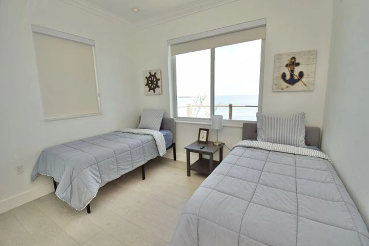 Room 4 of 24